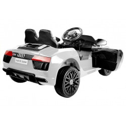 Audi R8 Spyder White - elektromos utazás autón