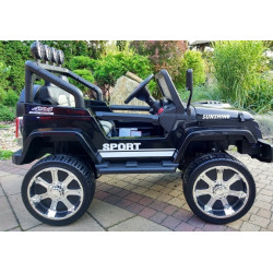 Utazzon az S2388 Jeep Black 4x45 W-os autóval